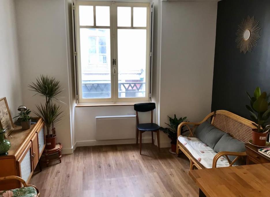 Le Madeline Apartment Нант Екстериор снимка