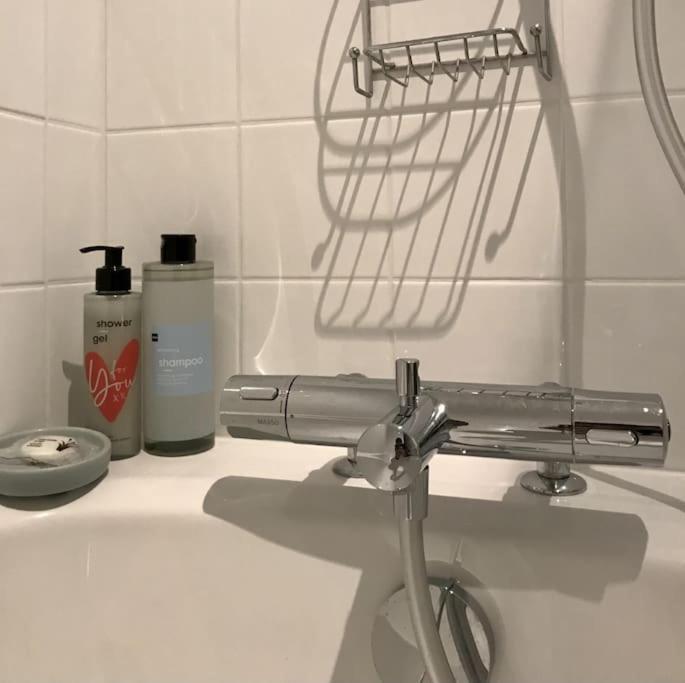 Le Madeline Apartment Нант Екстериор снимка
